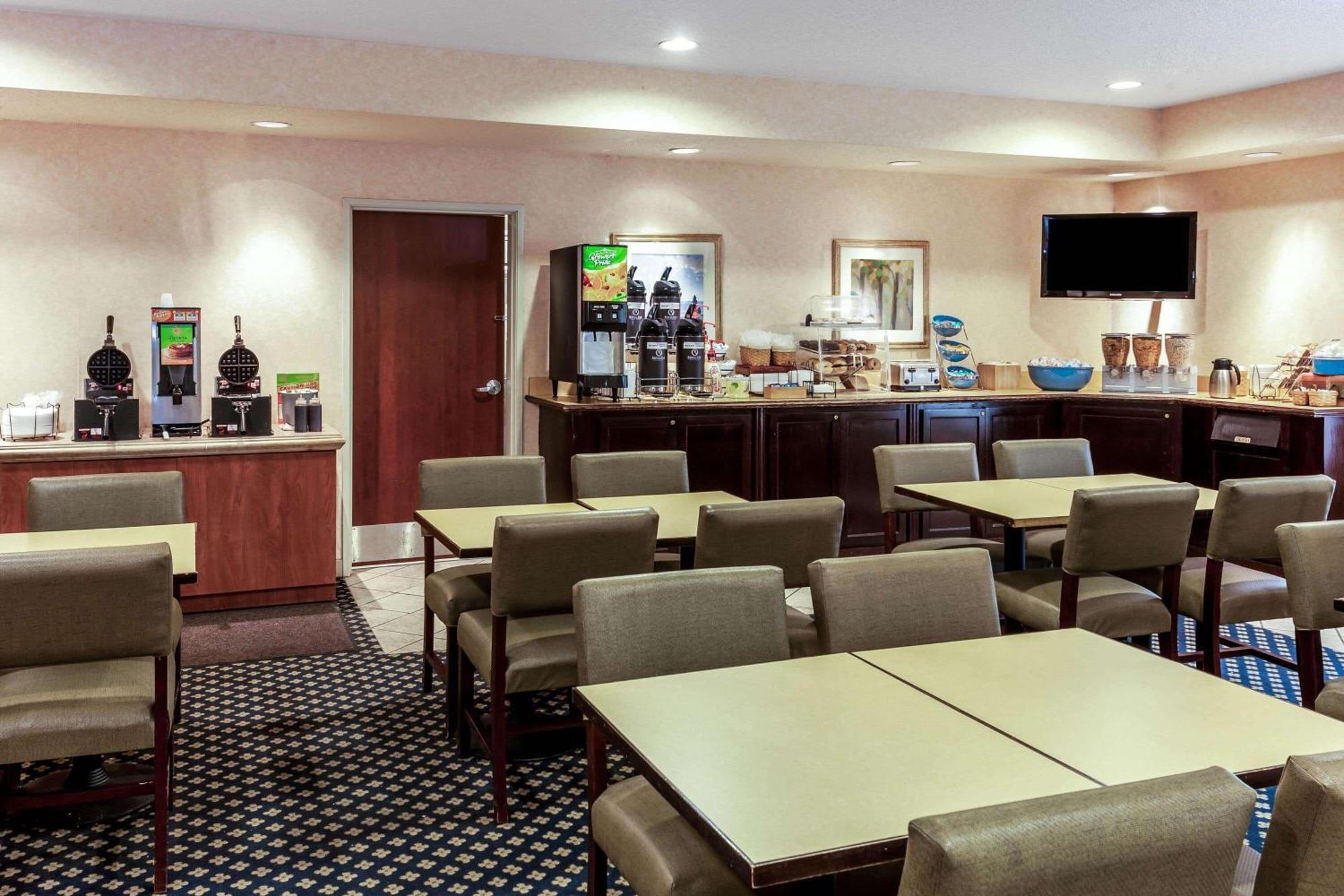 La Quinta By Wyndham Milwaukee Sw New Berlin Hotell Eksteriør bilde